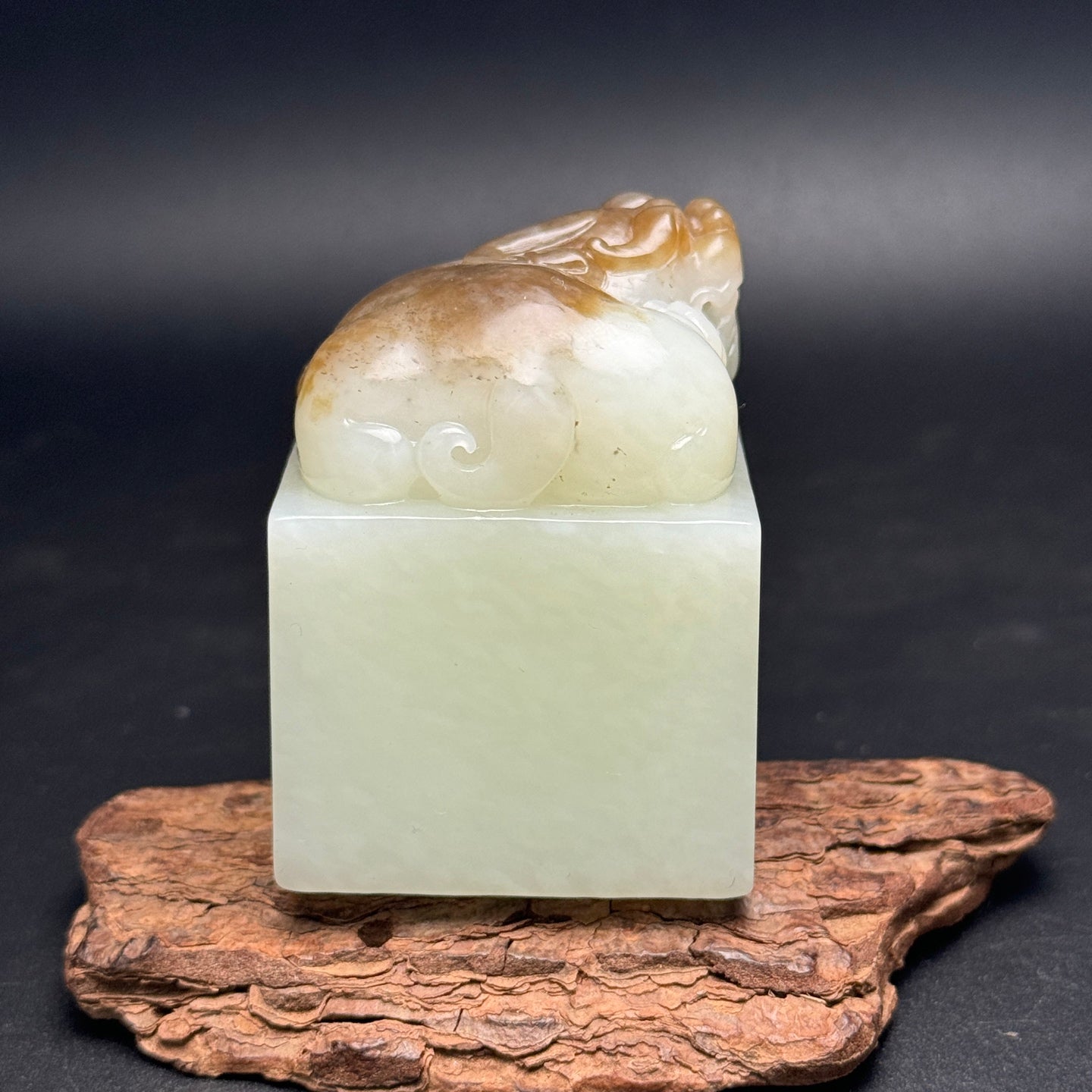 A1497 Chinese Natural Hetian Jade Carved Fortune Beast Seal