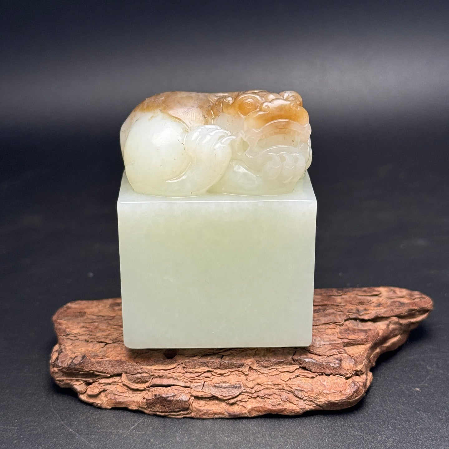 A1497 Chinese Natural Hetian Jade Carved Fortune Beast Seal