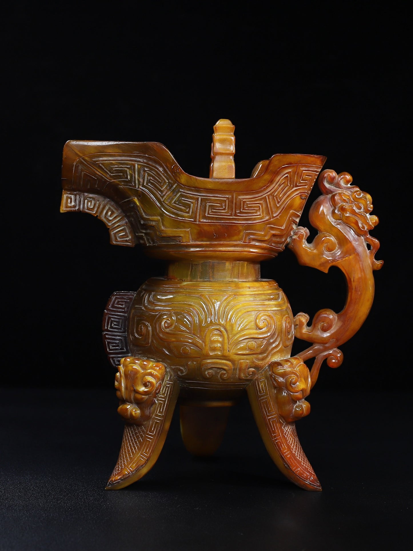 A1505 Vintage Ox Horn Carved Fortune Dragon Wine Cup