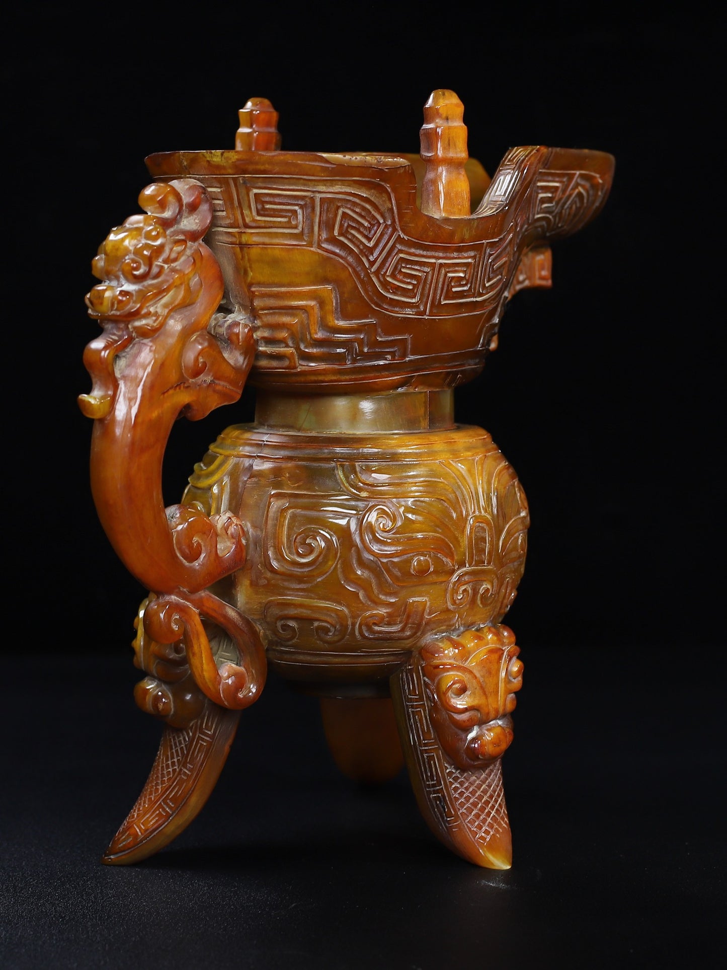A1505 Vintage Ox Horn Carved Fortune Dragon Wine Cup