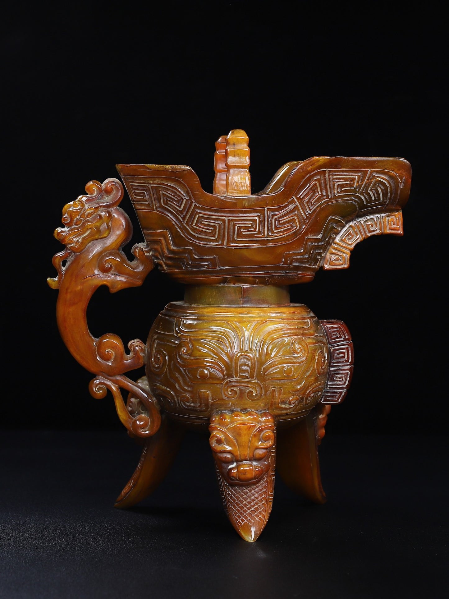 A1505 Vintage Ox Horn Carved Fortune Dragon Wine Cup