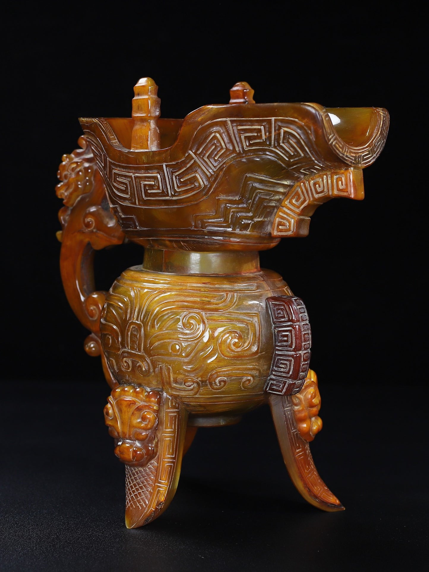 A1505 Vintage Ox Horn Carved Fortune Dragon Wine Cup