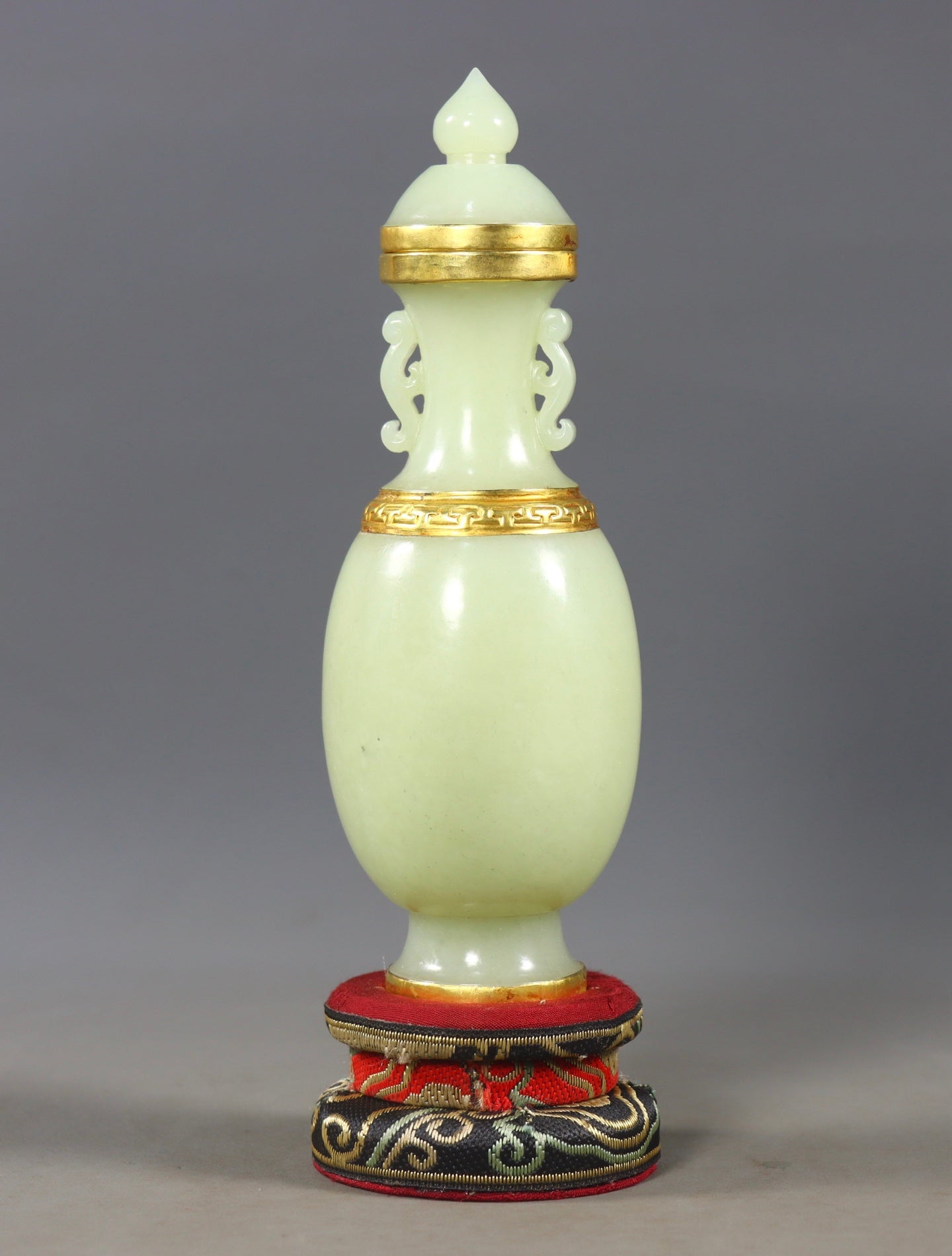 A1514 Chinese Inlaying Gold Edge Hetian Jade Double Ear Vase