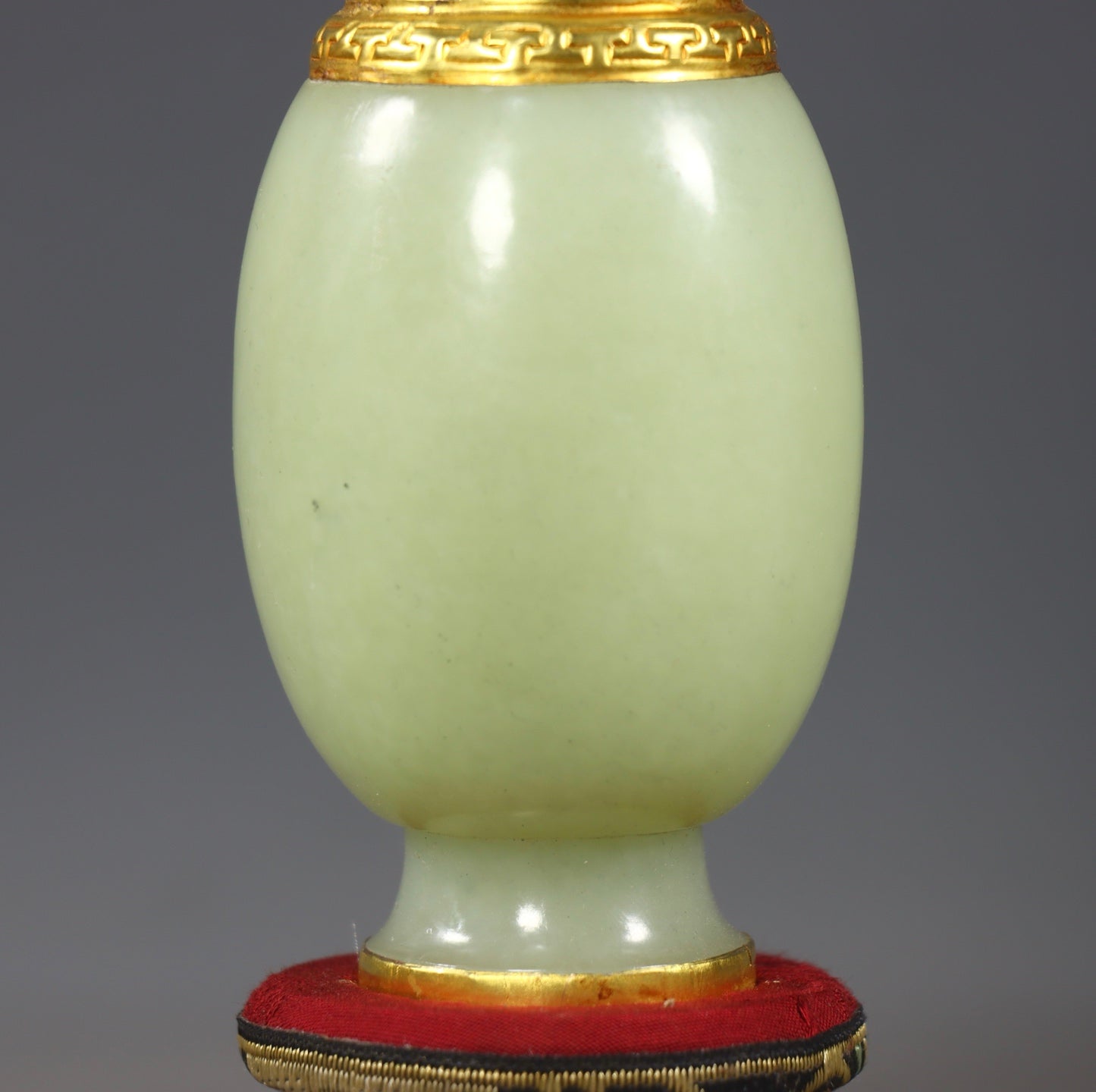 A1514 Chinese Inlaying Gold Edge Hetian Jade Double Ear Vase