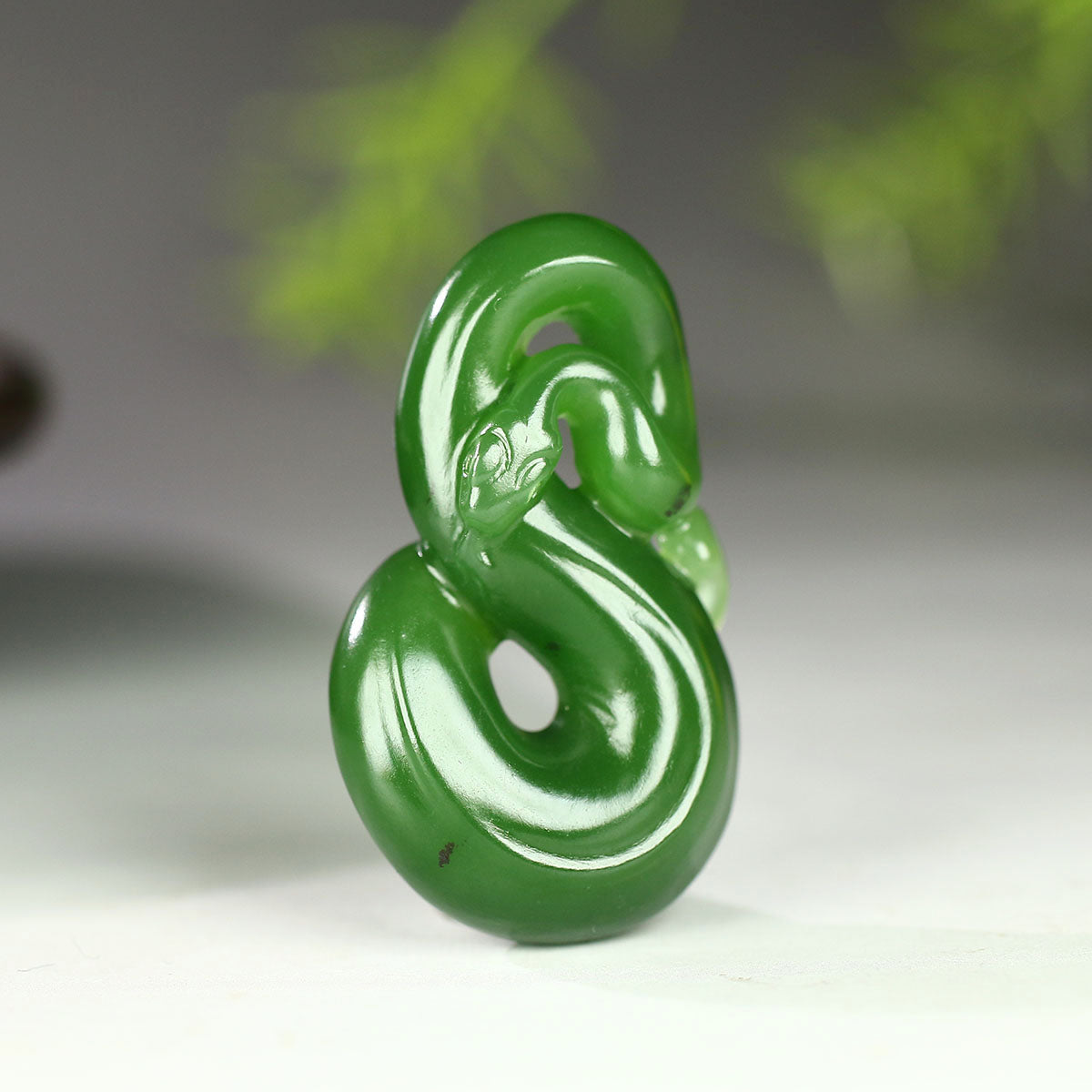 A1524 Superb Chinese Green Hetian Jade Carved Snake Pendant