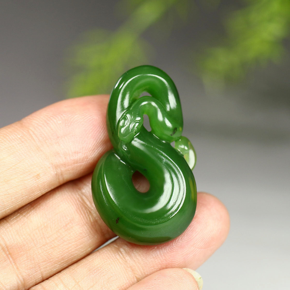 A1524 Superb Chinese Green Hetian Jade Carved Snake Pendant