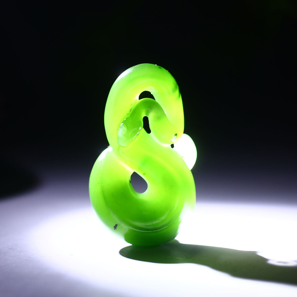 A1524 Superb Chinese Green Hetian Jade Carved Snake Pendant