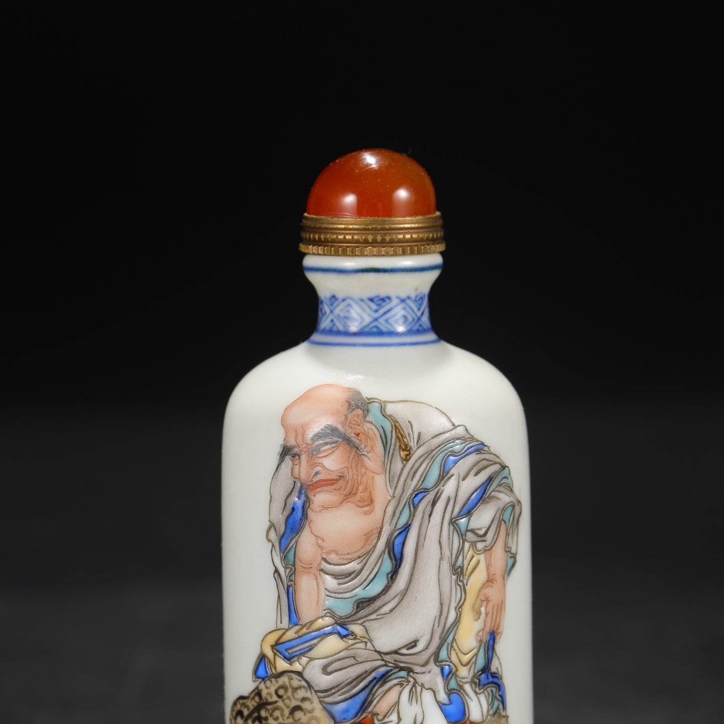 A1552 Chinese Famille Rose Arhat Design Porcelain Snuff Bottle