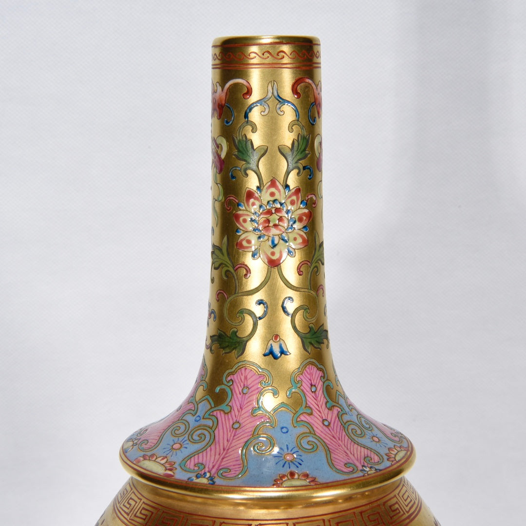 A1564 Chinese Yellow Ground Famille Rose Enamel Flowers Design Turn Heart Porcelain Vase