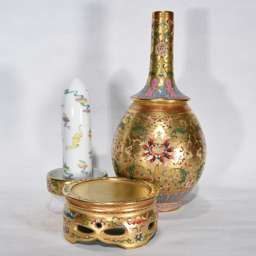 A1564 Chinese Yellow Ground Famille Rose Enamel Flowers Design Turn Heart Porcelain Vase