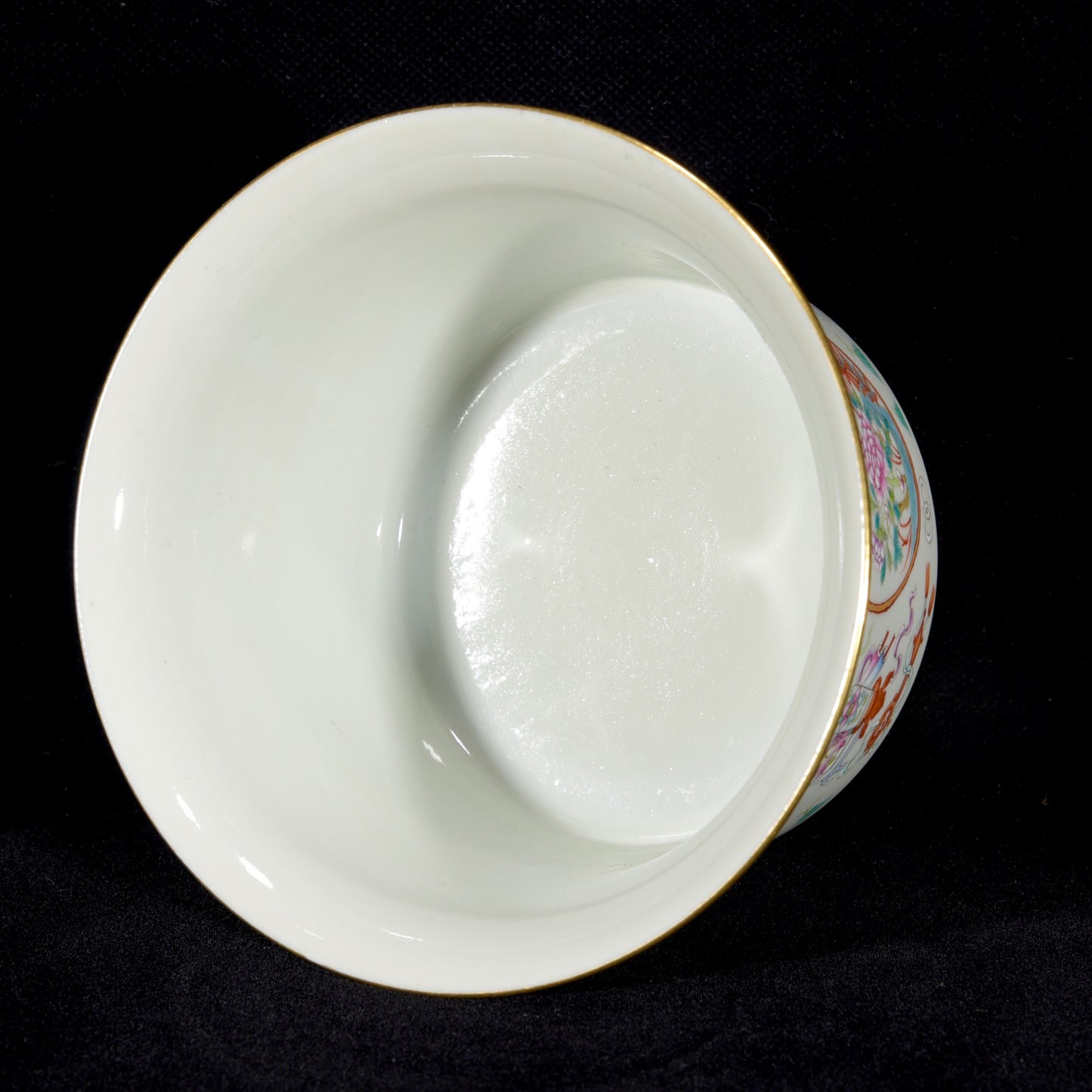 A1597 Chinese Qing Dynasty Gilt Edge Famille Rose Flowers Design Porcelain Bowl