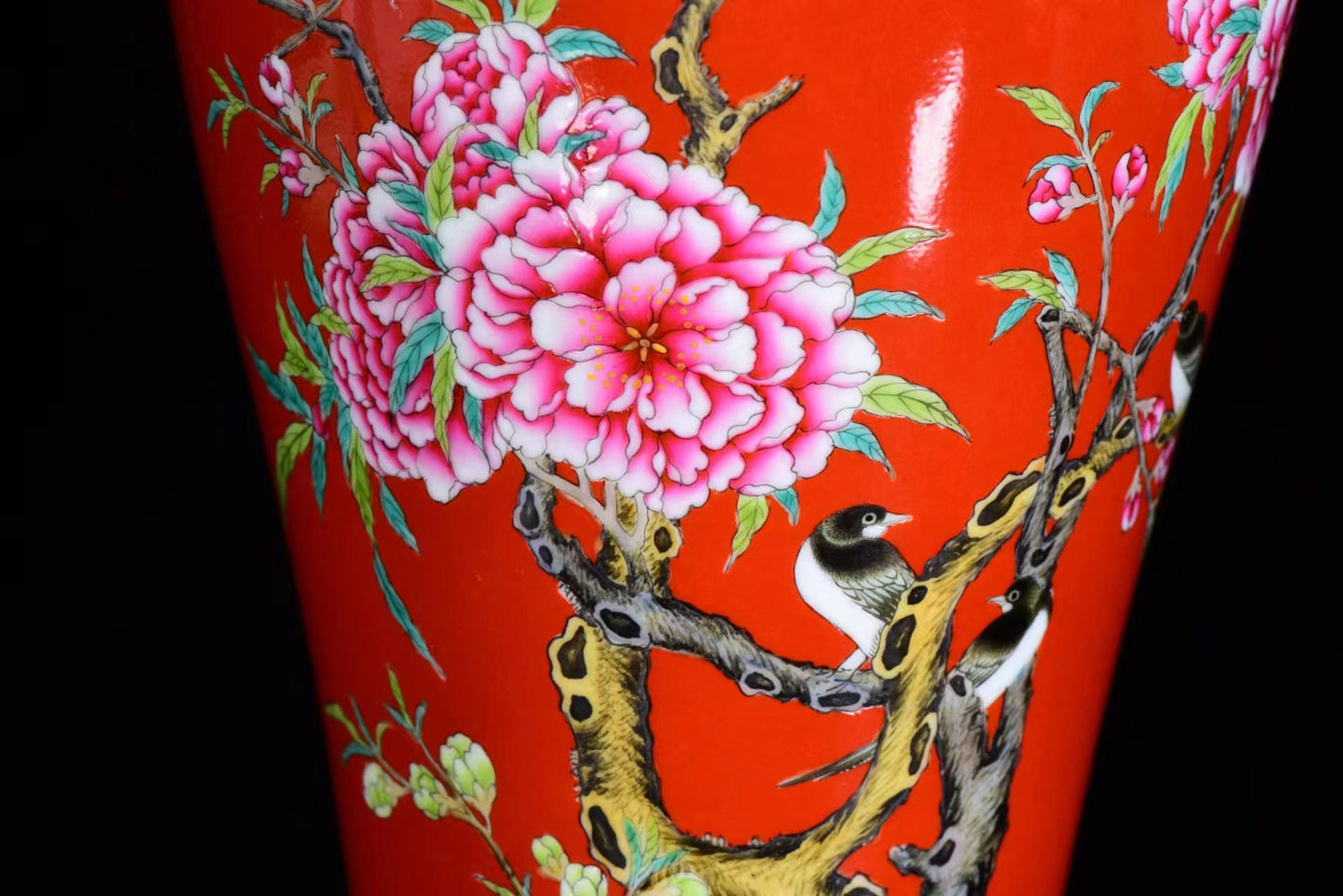 A1612 Chinese Qing Dynasty Gilt Edge Red Glaze Famille Rose Flowers Bird Design Porcelain Vase