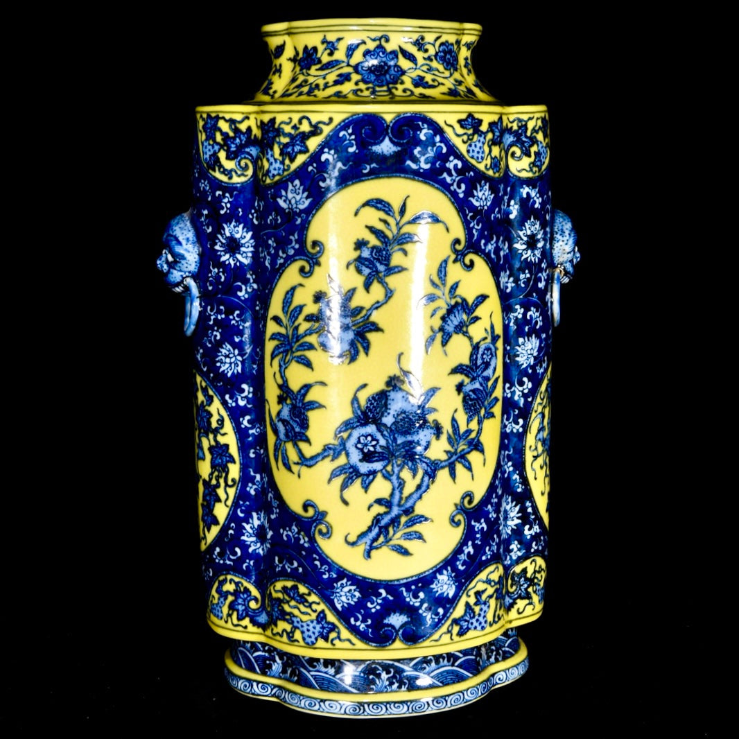 A1618 Chinese Yellow Glase Blue And White Porcelain Vase