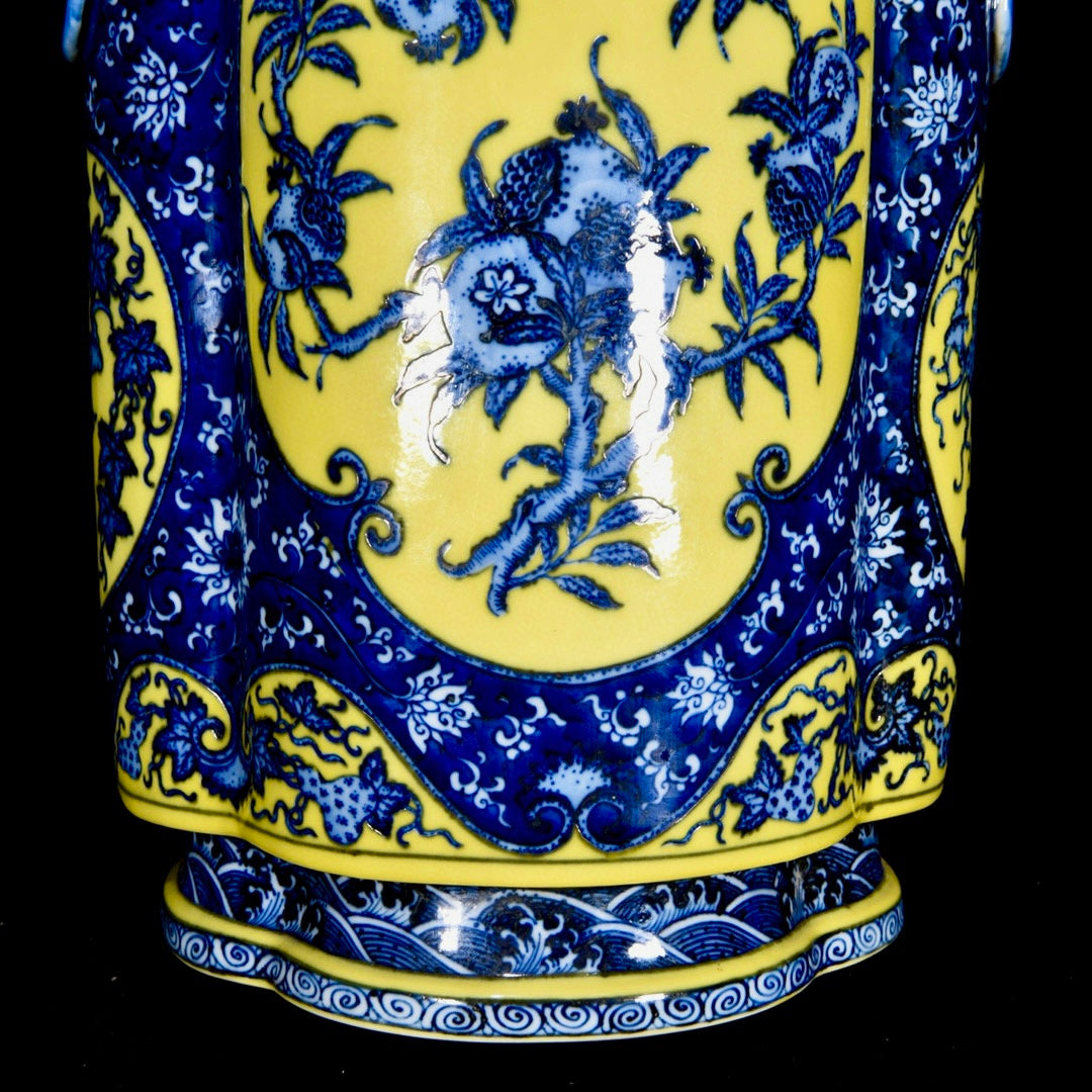 A1618 Chinese Yellow Glase Blue And White Porcelain Vase