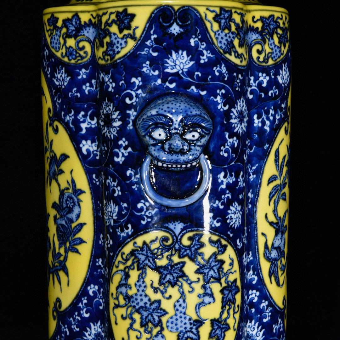 A1618 Chinese Yellow Glase Blue And White Porcelain Vase