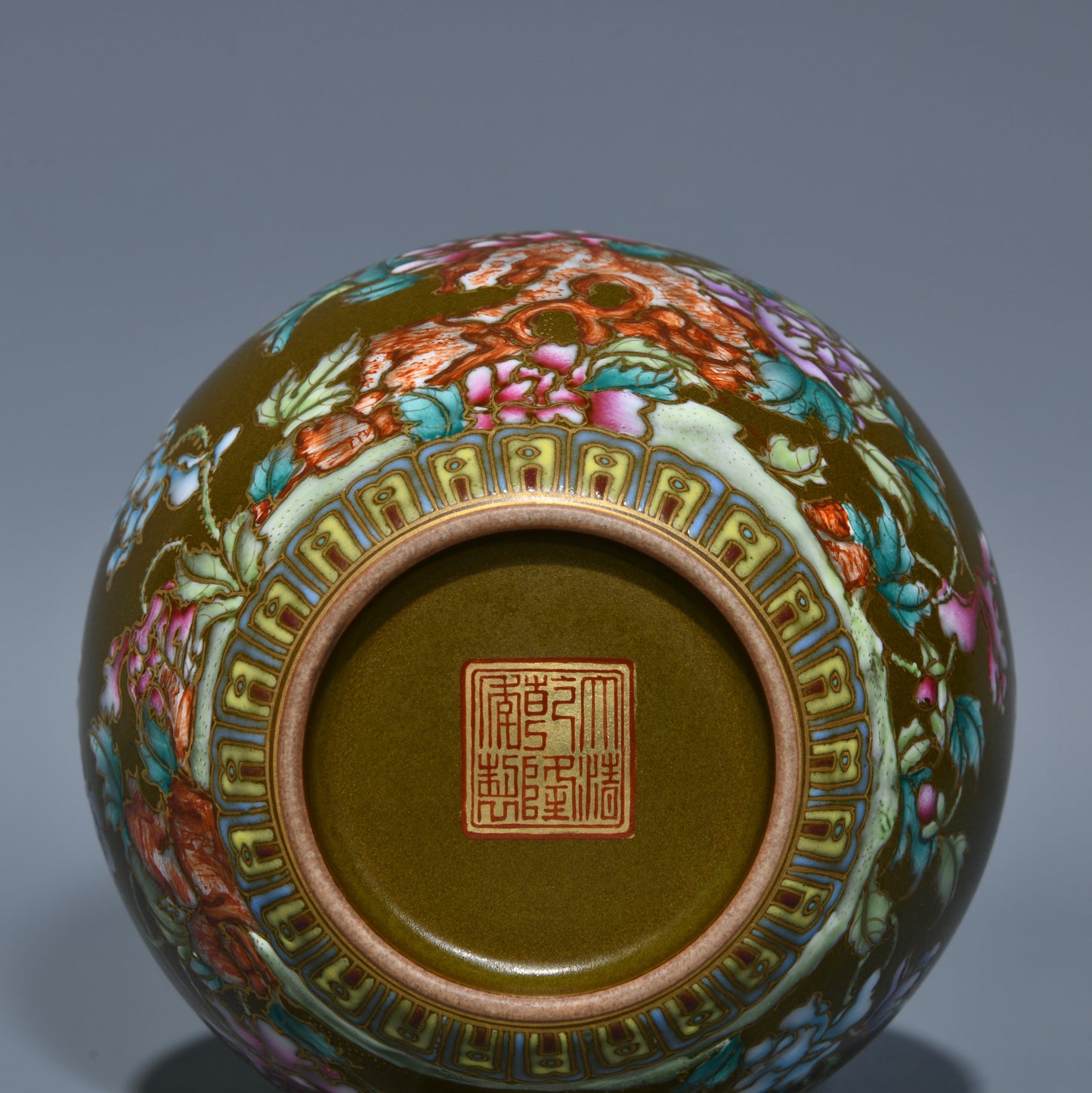 A1625 Chinese Qing Dynasty Gilt Edge Tea Dust Glaze Famille Rose Flowers Design Porcelain Brush Washer