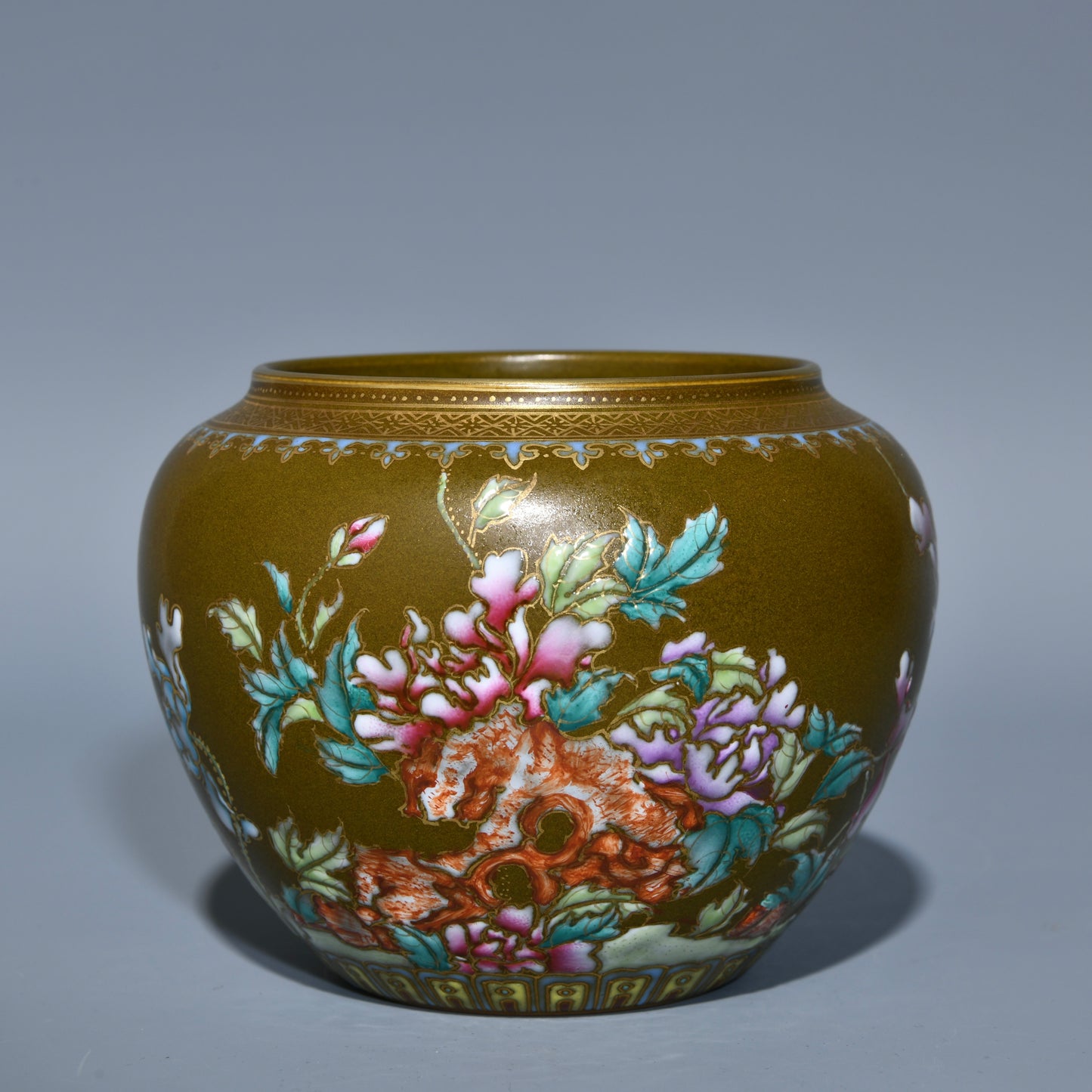 A1625 Chinese Qing Dynasty Gilt Edge Tea Dust Glaze Famille Rose Flowers Design Porcelain Brush Washer