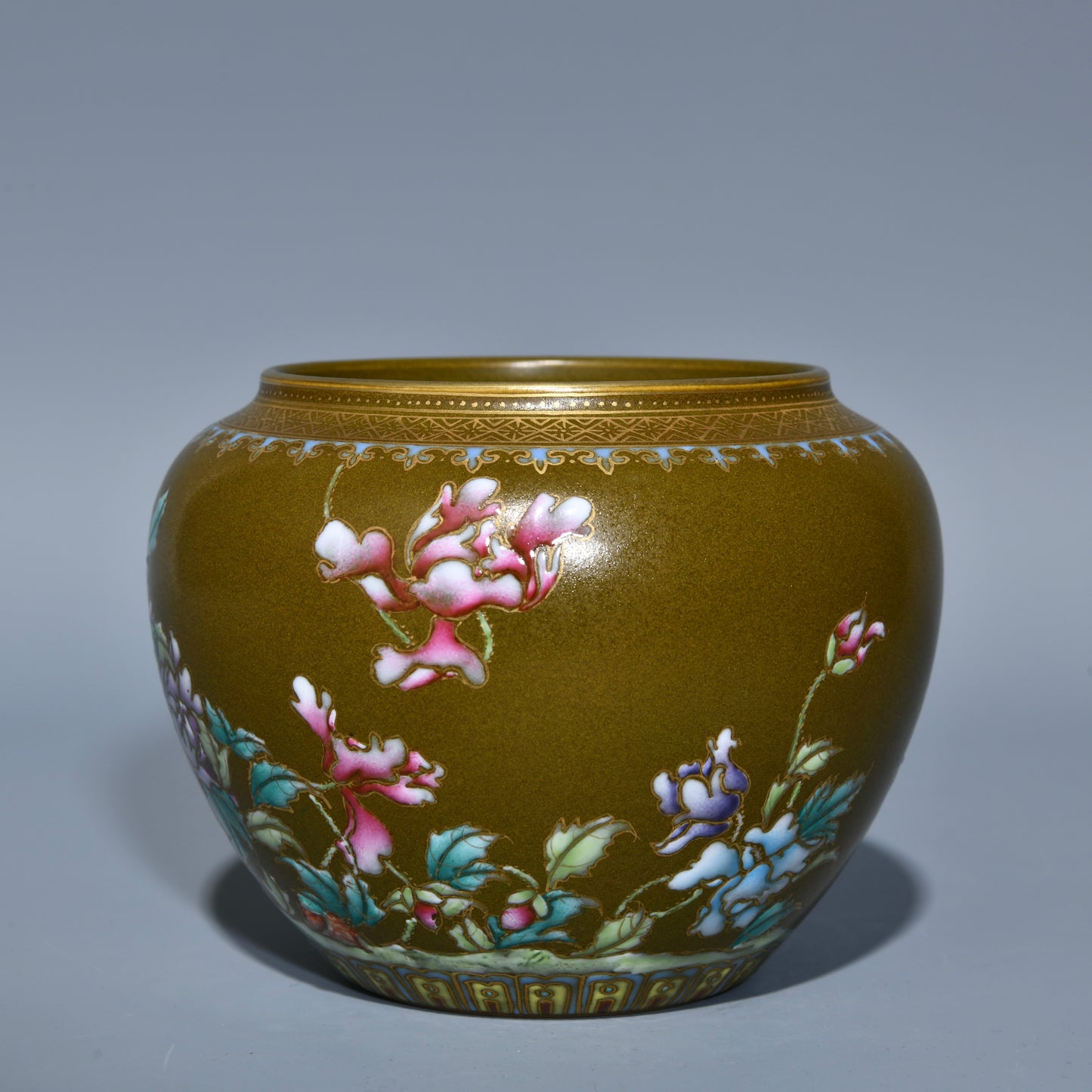 A1625 Chinese Qing Dynasty Gilt Edge Tea Dust Glaze Famille Rose Flowers Design Porcelain Brush Washer