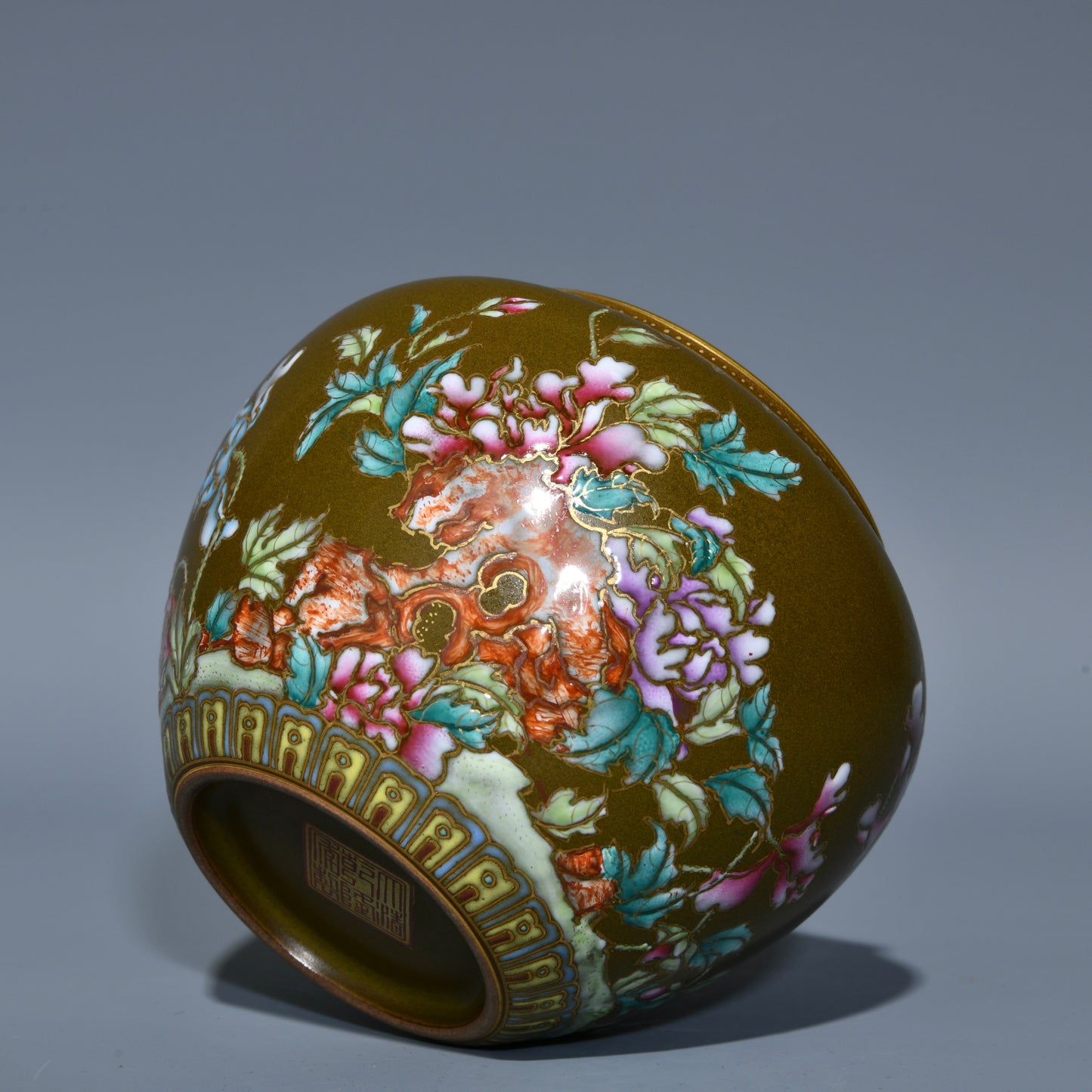 A1625 Chinese Qing Dynasty Gilt Edge Tea Dust Glaze Famille Rose Flowers Design Porcelain Brush Washer