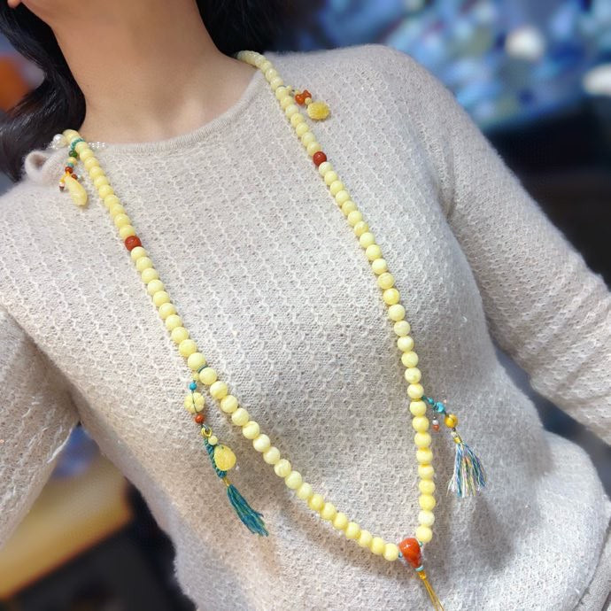 A1626 Beautiful Beeswax & Nanhong Agate Beads Neckalce