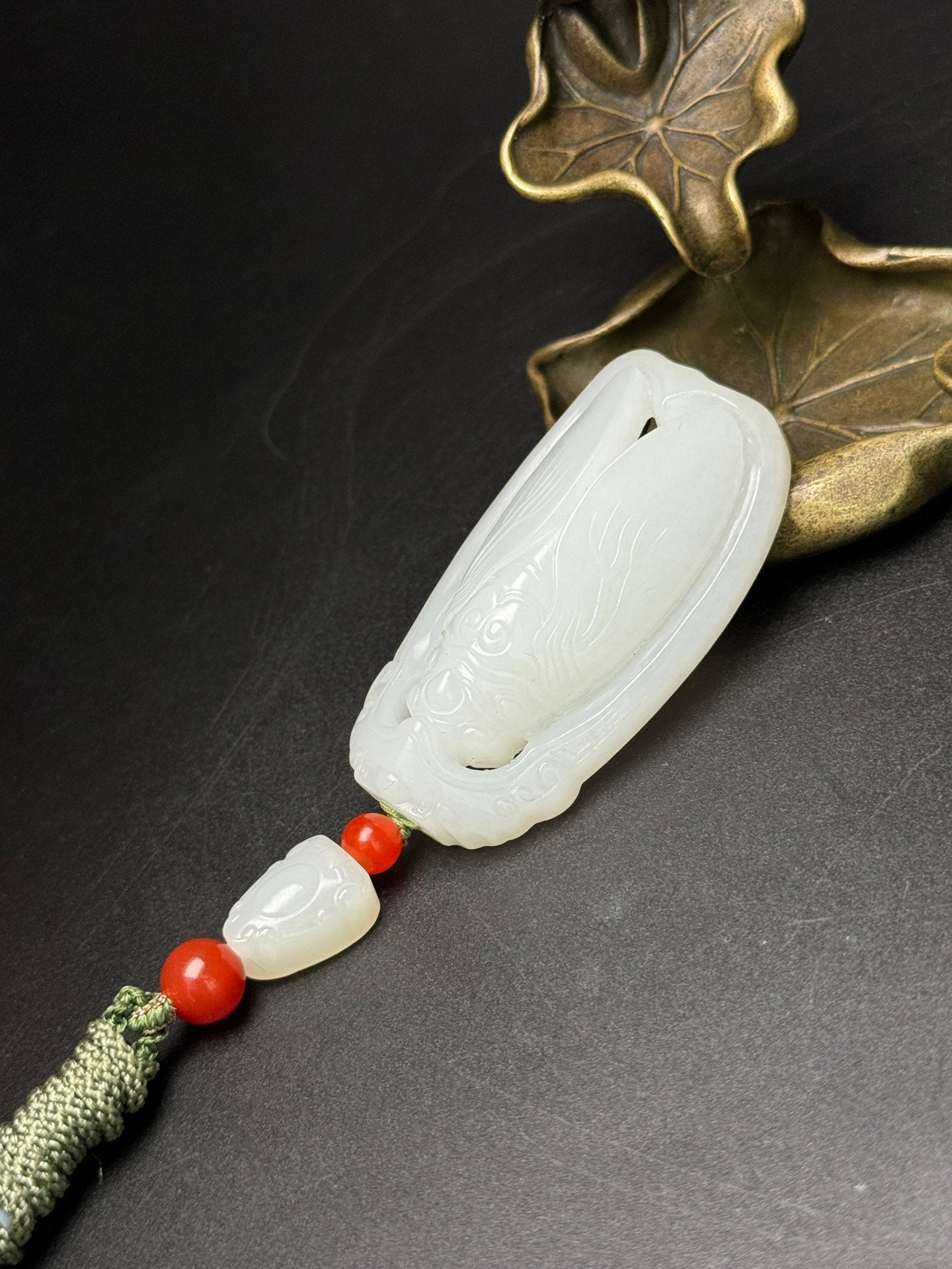 A1628 Superb Chinese White Hetian Jade Fortune Cicada Pendant
