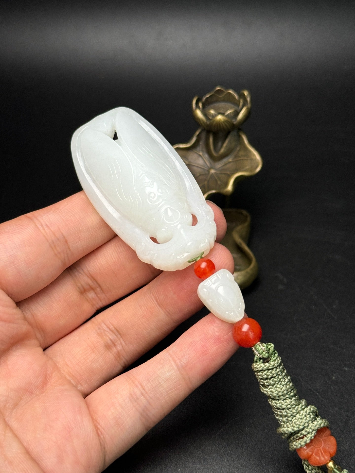 A1628 Superb Chinese White Hetian Jade Fortune Cicada Pendant
