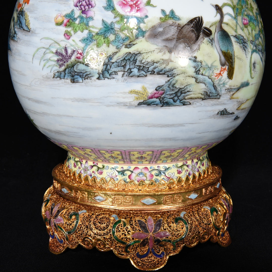 A1630 Chinese Qing Dynasty Famille Rose Enamel Flowers Bird Design Porcelain Jar w Gold Wire Enamel Base