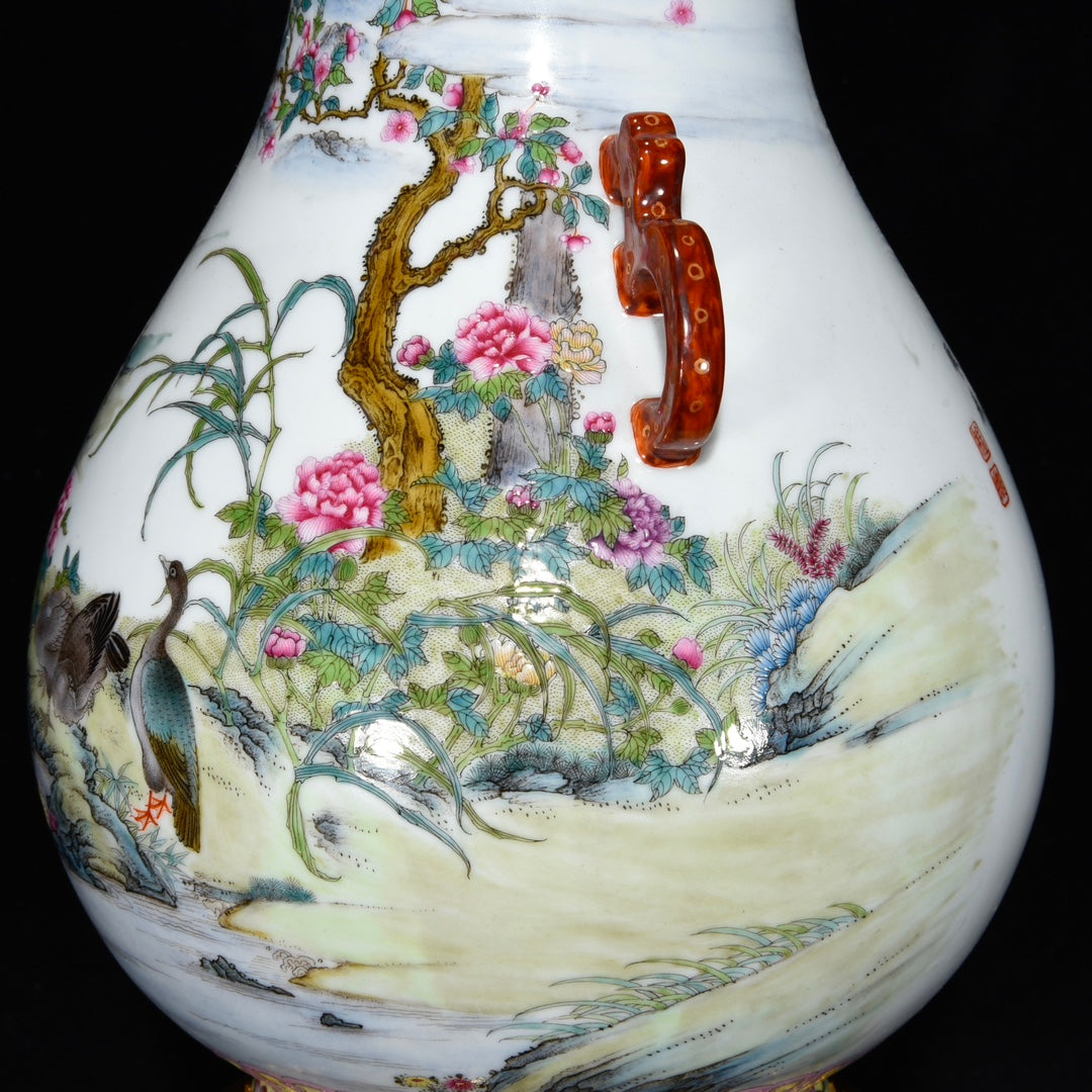 A1630 Chinese Qing Dynasty Famille Rose Enamel Flowers Bird Design Porcelain Jar w Gold Wire Enamel Base