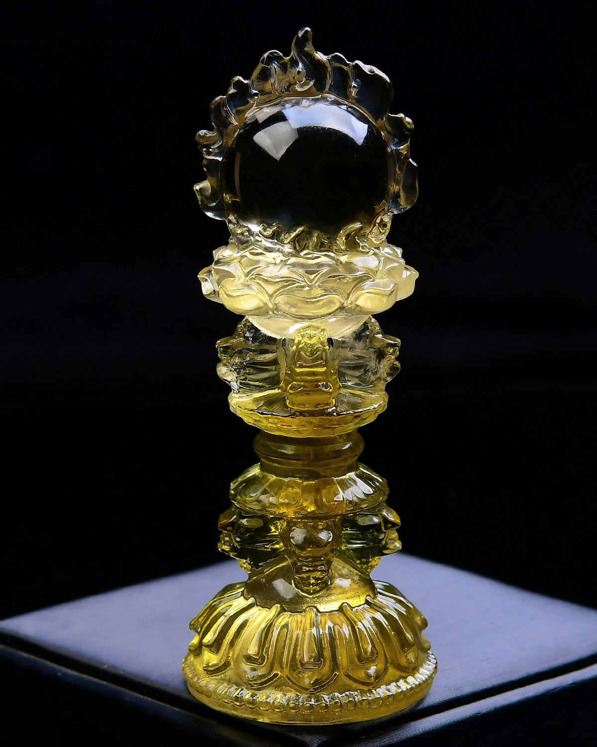 A1633 Exquisite Yellow Crystal Statue