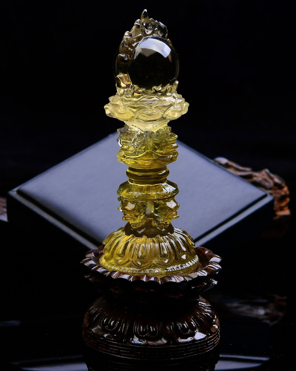 A1633 Exquisite Yellow Crystal Statue