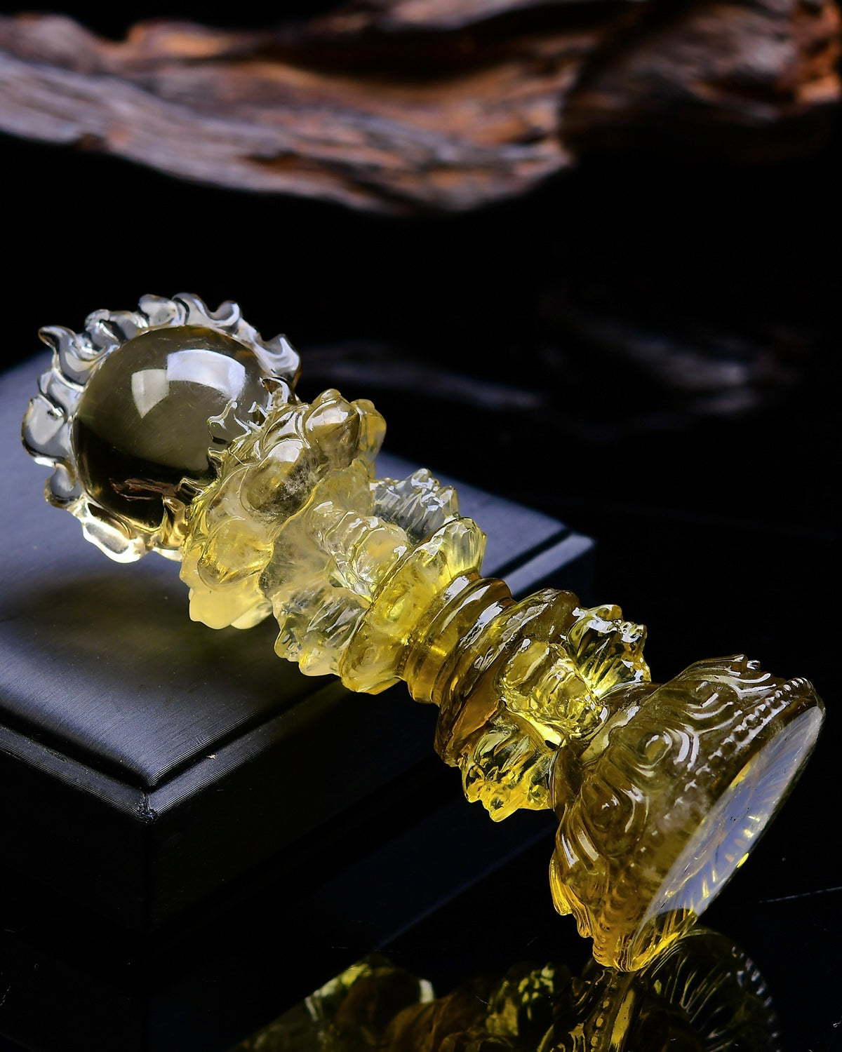 A1633 Exquisite Yellow Crystal Statue