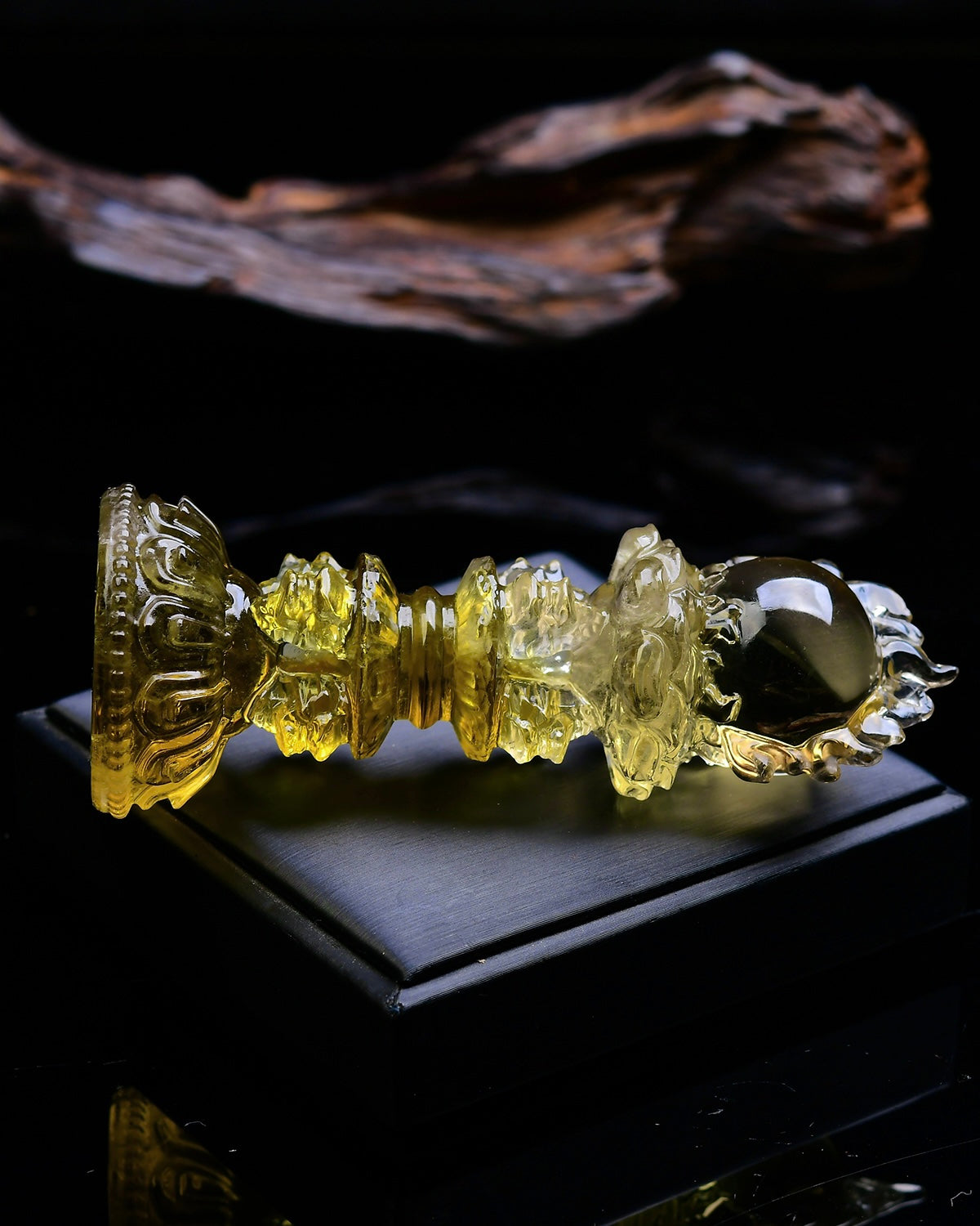 A1633 Exquisite Yellow Crystal Statue