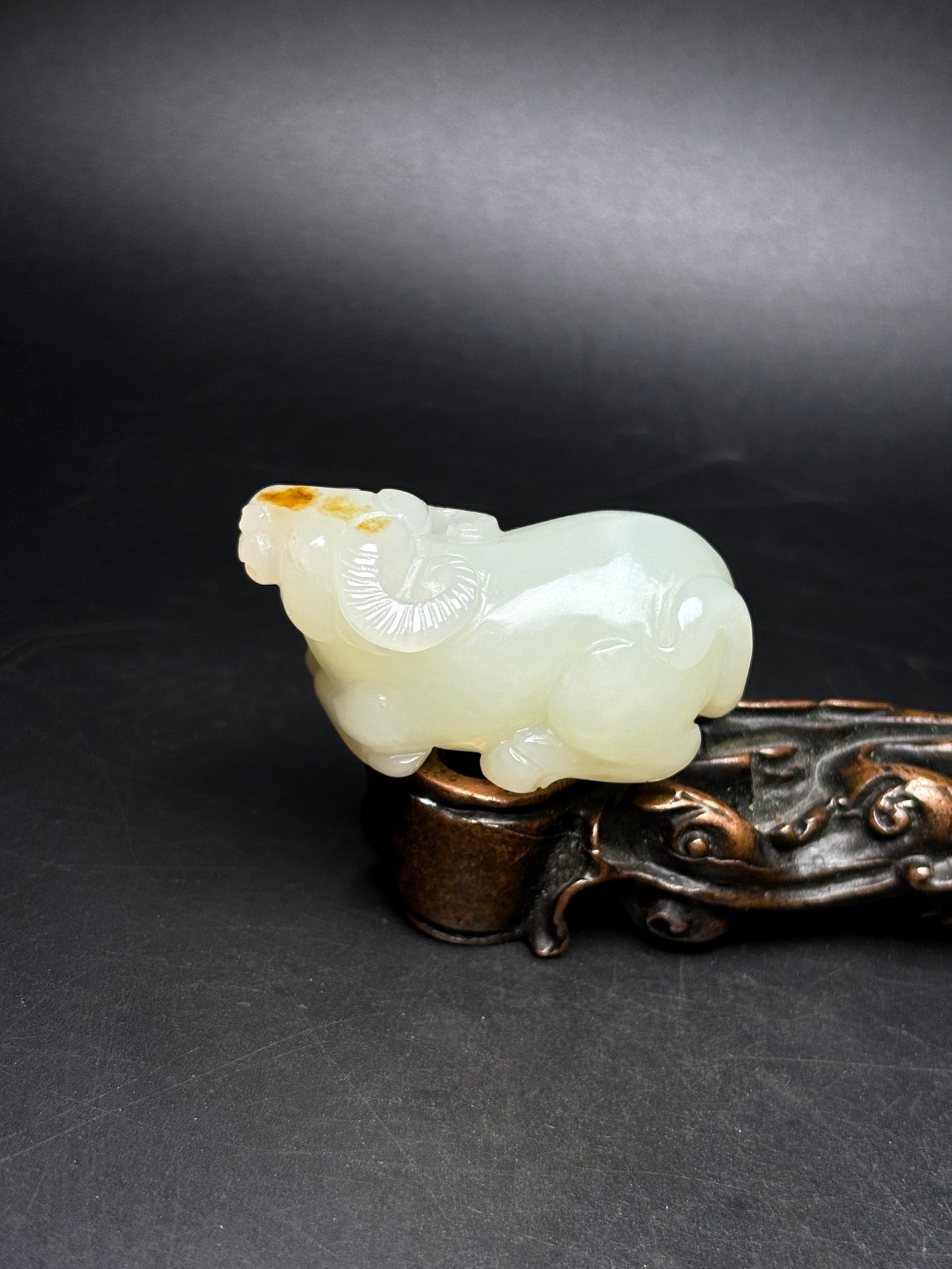 A1636 Superb Chinese Hetian Jade Carved Fortune Ox Pendant