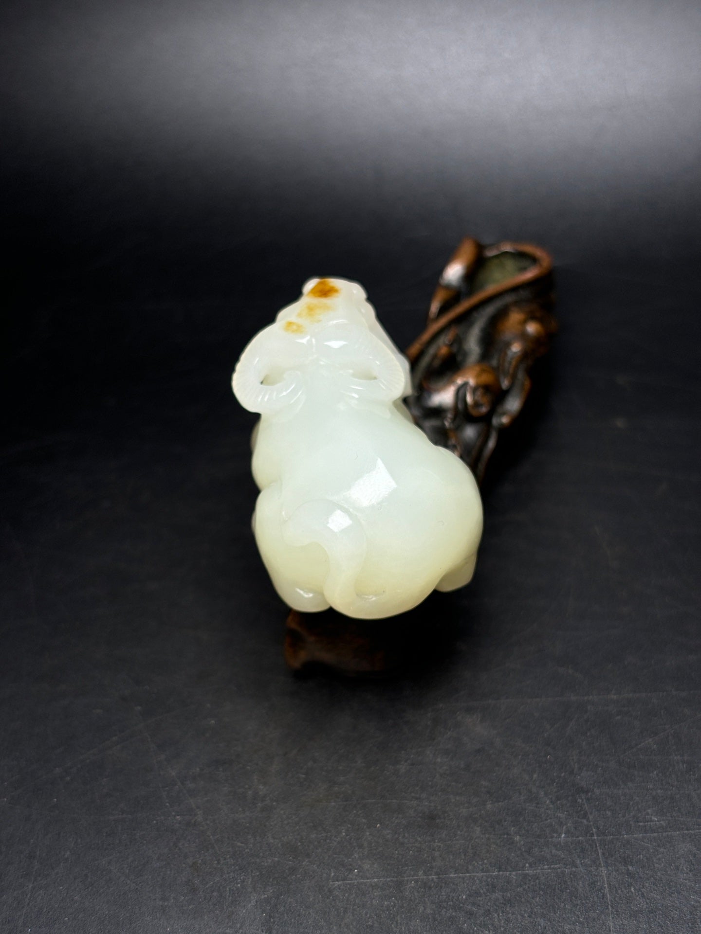 A1636 Superb Chinese Hetian Jade Carved Fortune Ox Pendant