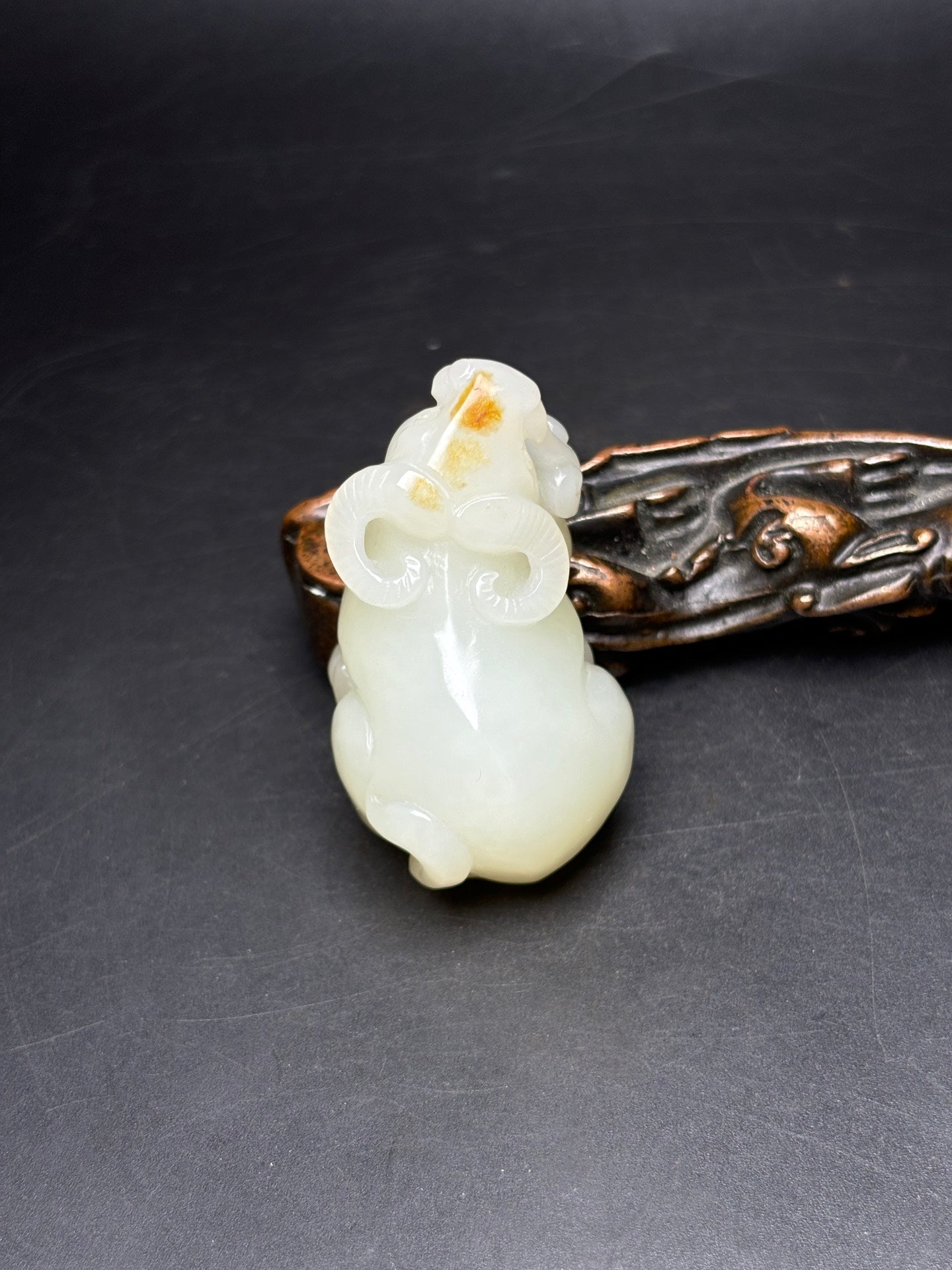 A1636 Superb Chinese Hetian Jade Carved Fortune Ox Pendant