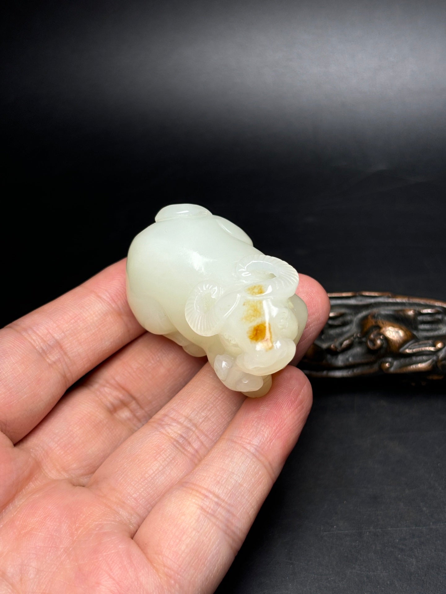 A1636 Superb Chinese Hetian Jade Carved Fortune Ox Pendant