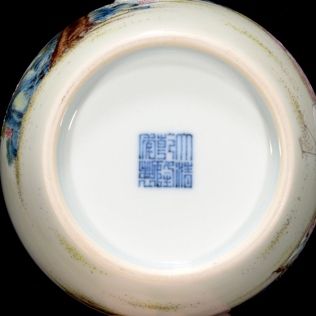 A1637 Chinese Qing Dynasty Gilt Edge Famille Rose Figure Design Porcelain Teapot