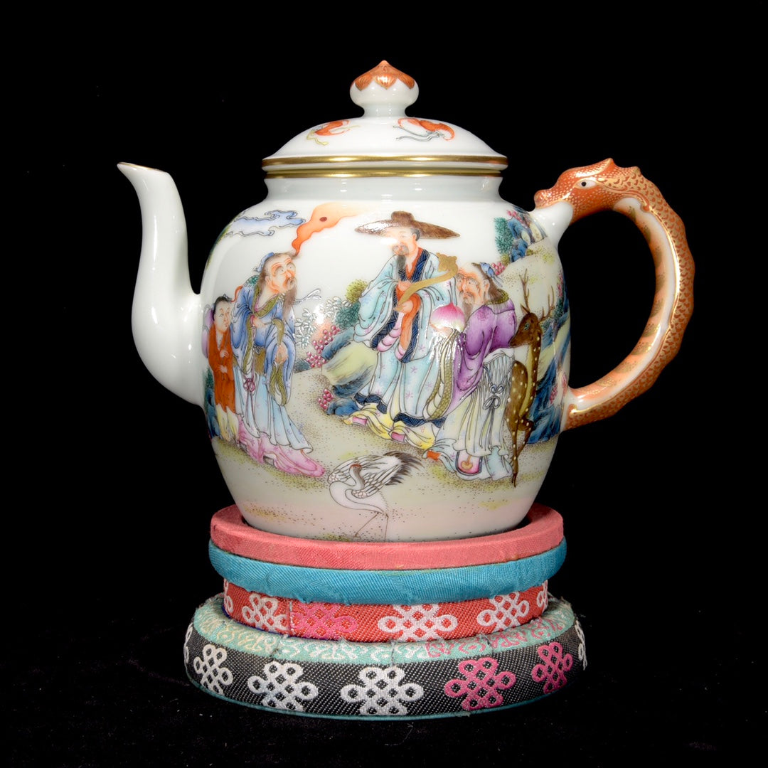 A1637 Chinese Qing Dynasty Gilt Edge Famille Rose Figure Design Porcelain Teapot