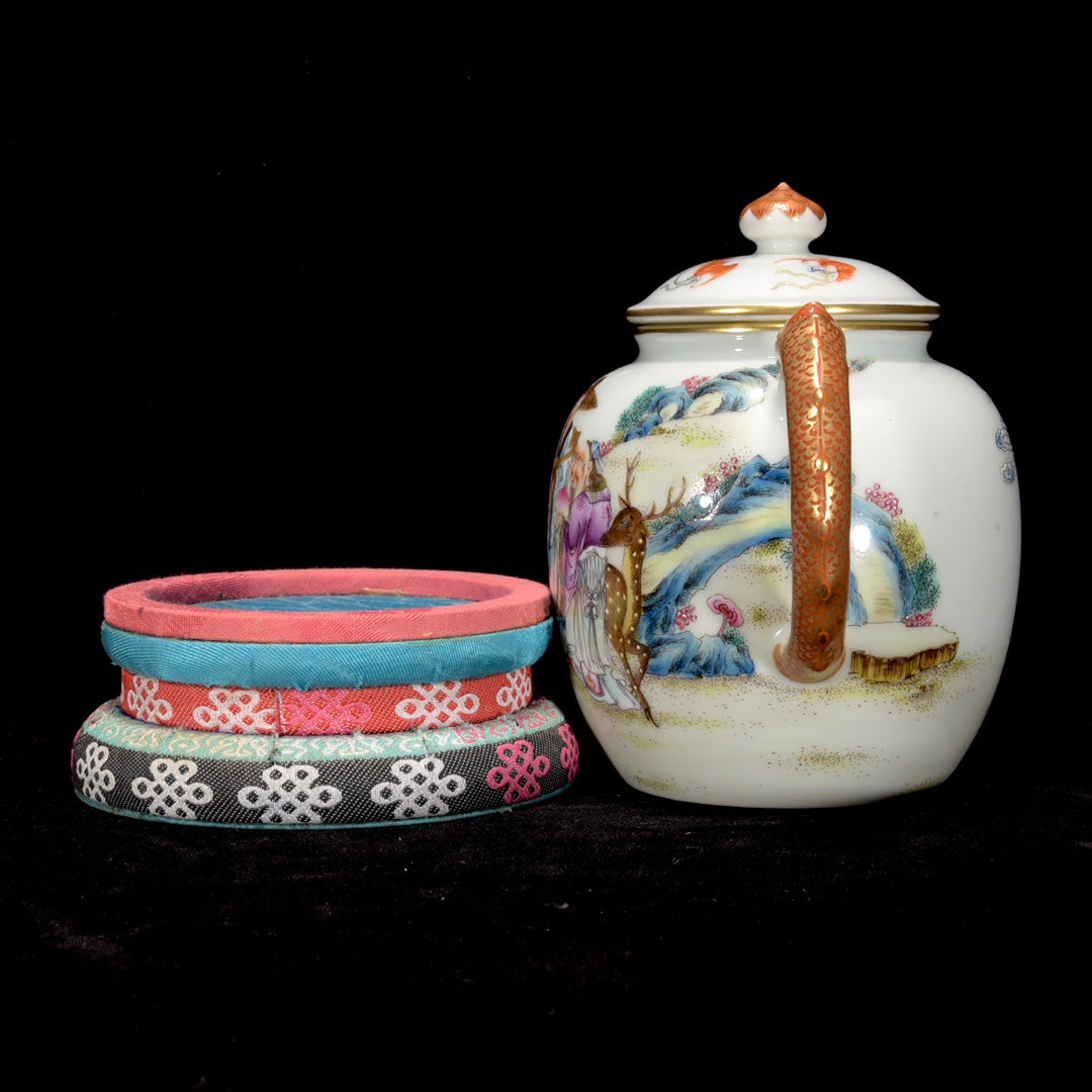 A1637 Chinese Qing Dynasty Gilt Edge Famille Rose Figure Design Porcelain Teapot