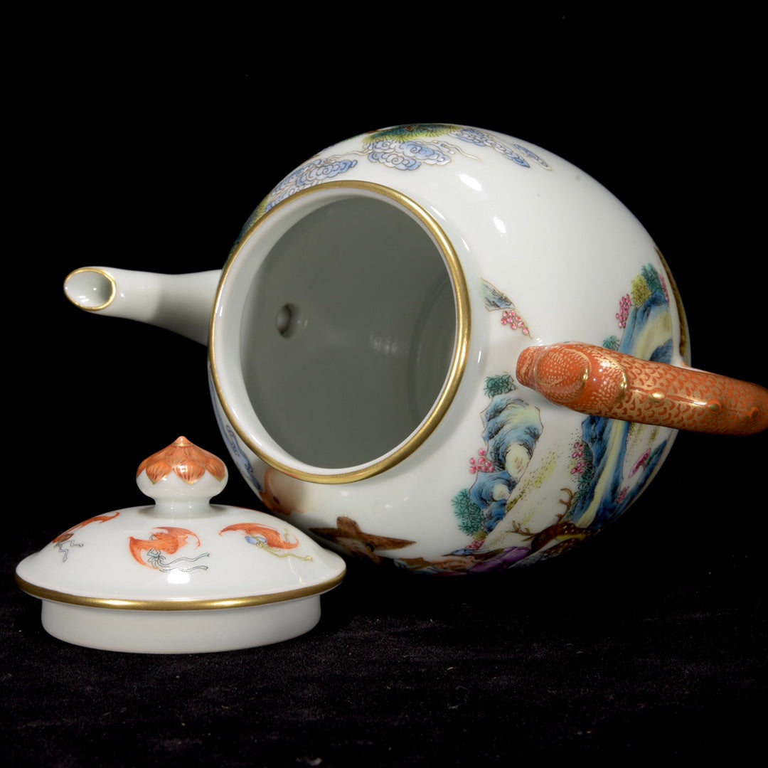 A1637 Chinese Qing Dynasty Gilt Edge Famille Rose Figure Design Porcelain Teapot