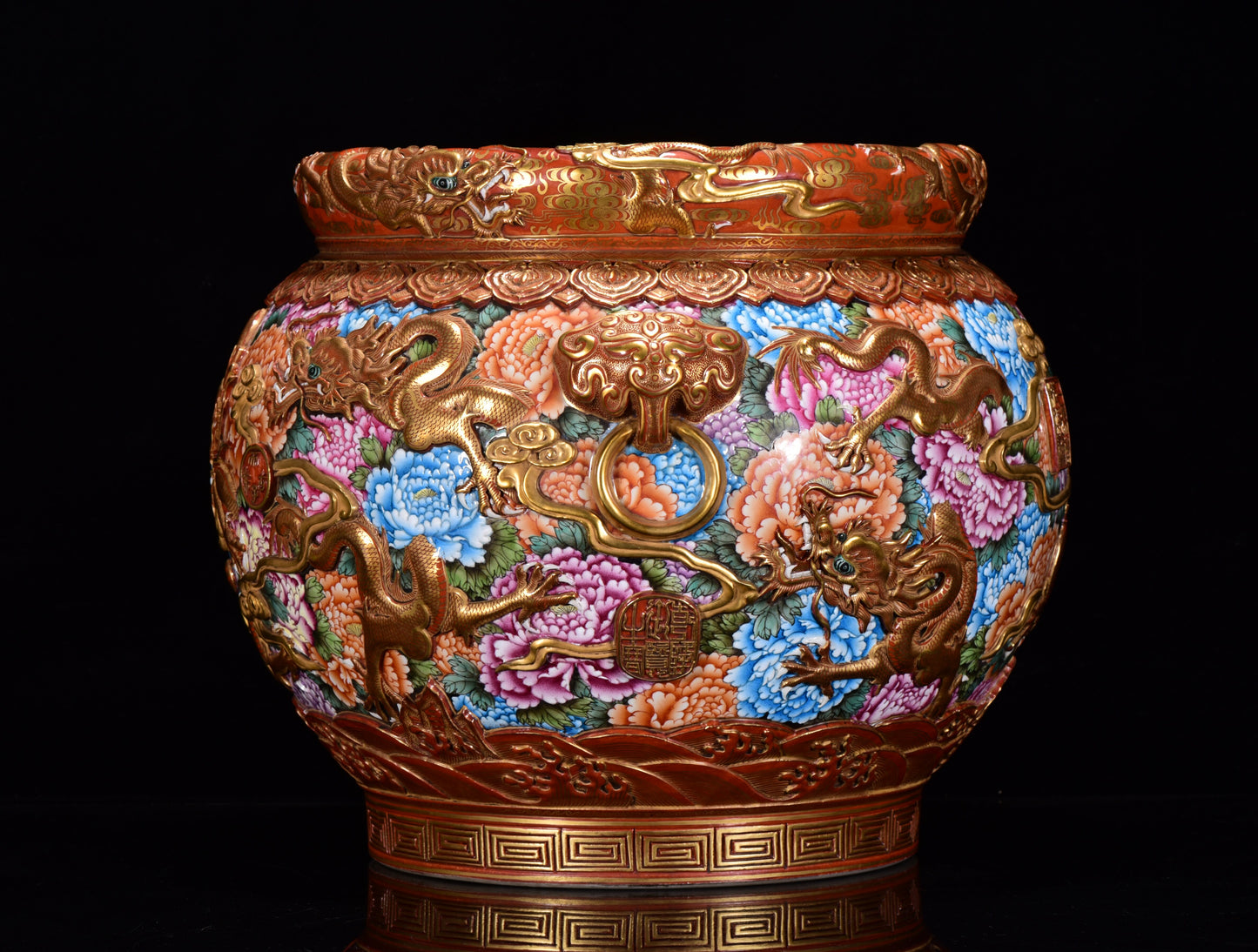 A1647 Chinese Qing Dynasty Gilt Gold Famille Rose Enamel Low Relief Fortune Dragon Design Porcelain Jar