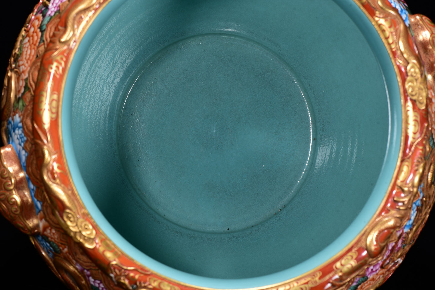 A1647 Chinese Qing Dynasty Gilt Gold Famille Rose Enamel Low Relief Fortune Dragon Design Porcelain Jar