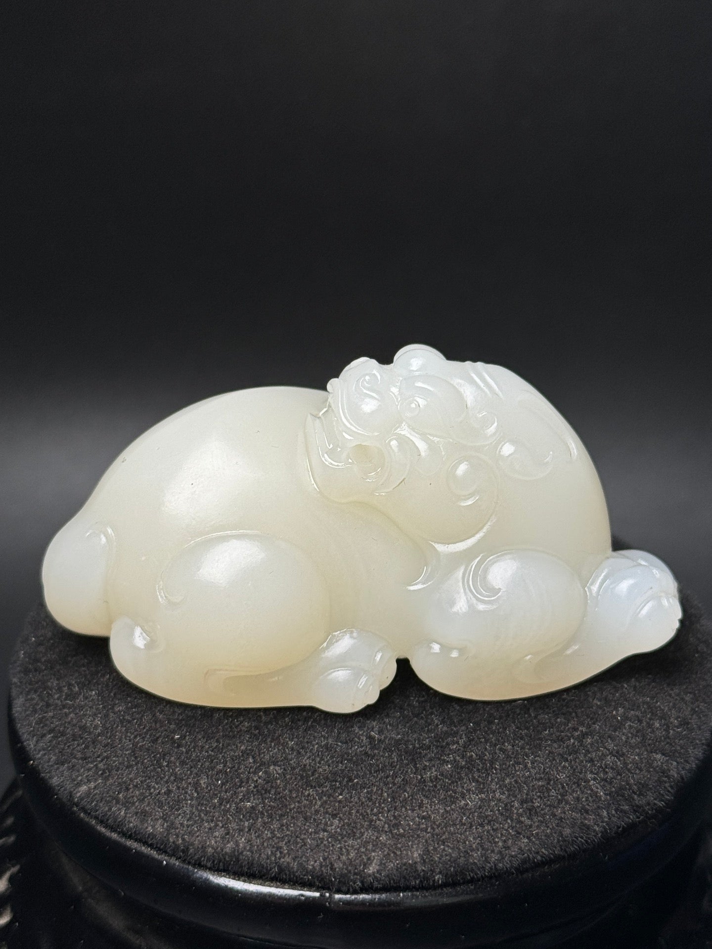 A1660 Superb Chinese Hetian Jade Carved Fortune Pixiu Statue