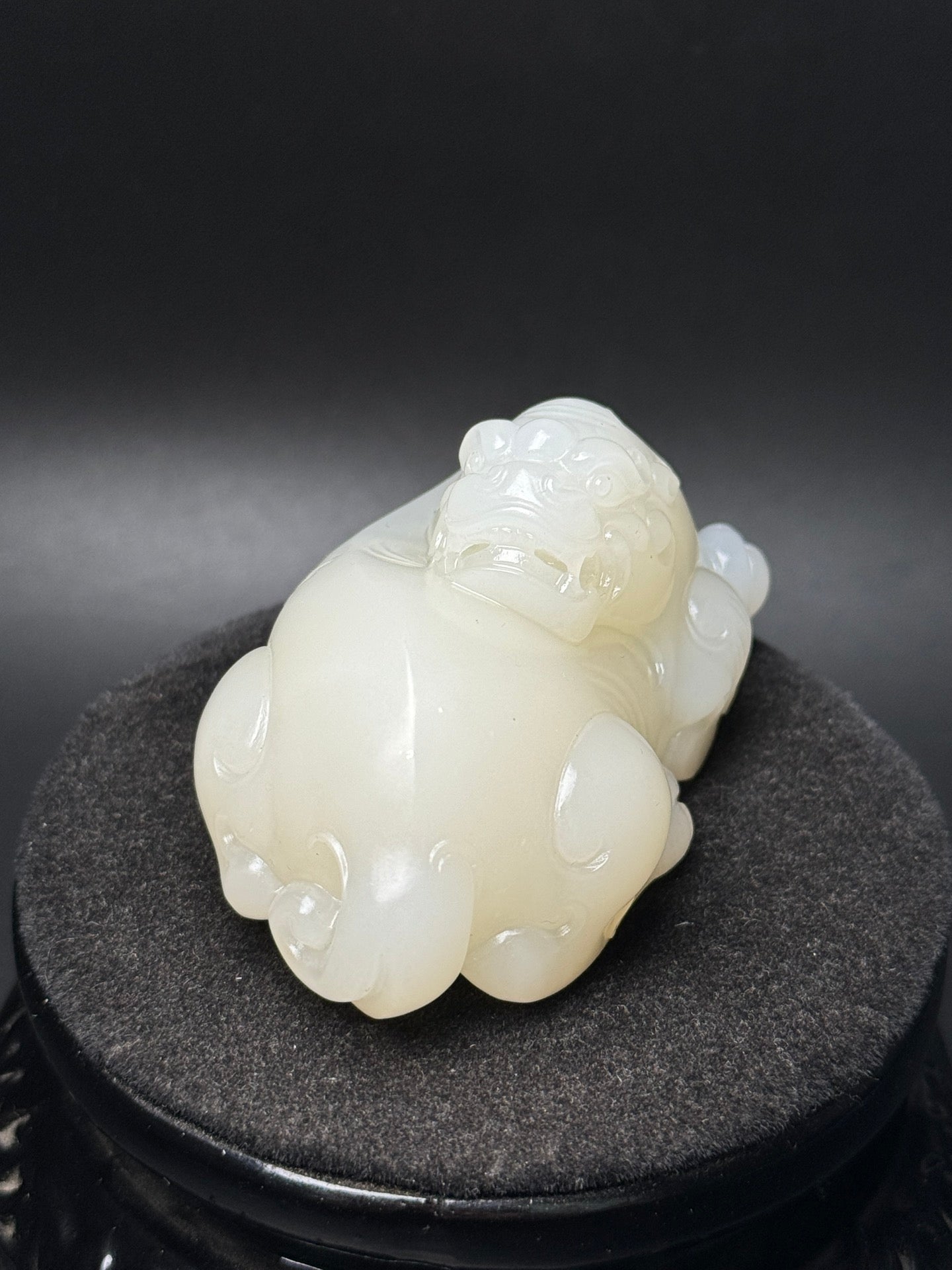 A1660 Superb Chinese Hetian Jade Carved Fortune Pixiu Statue