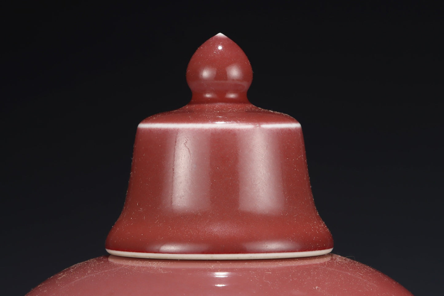 A1682 Chinese Red Glaze Porcelain Pot