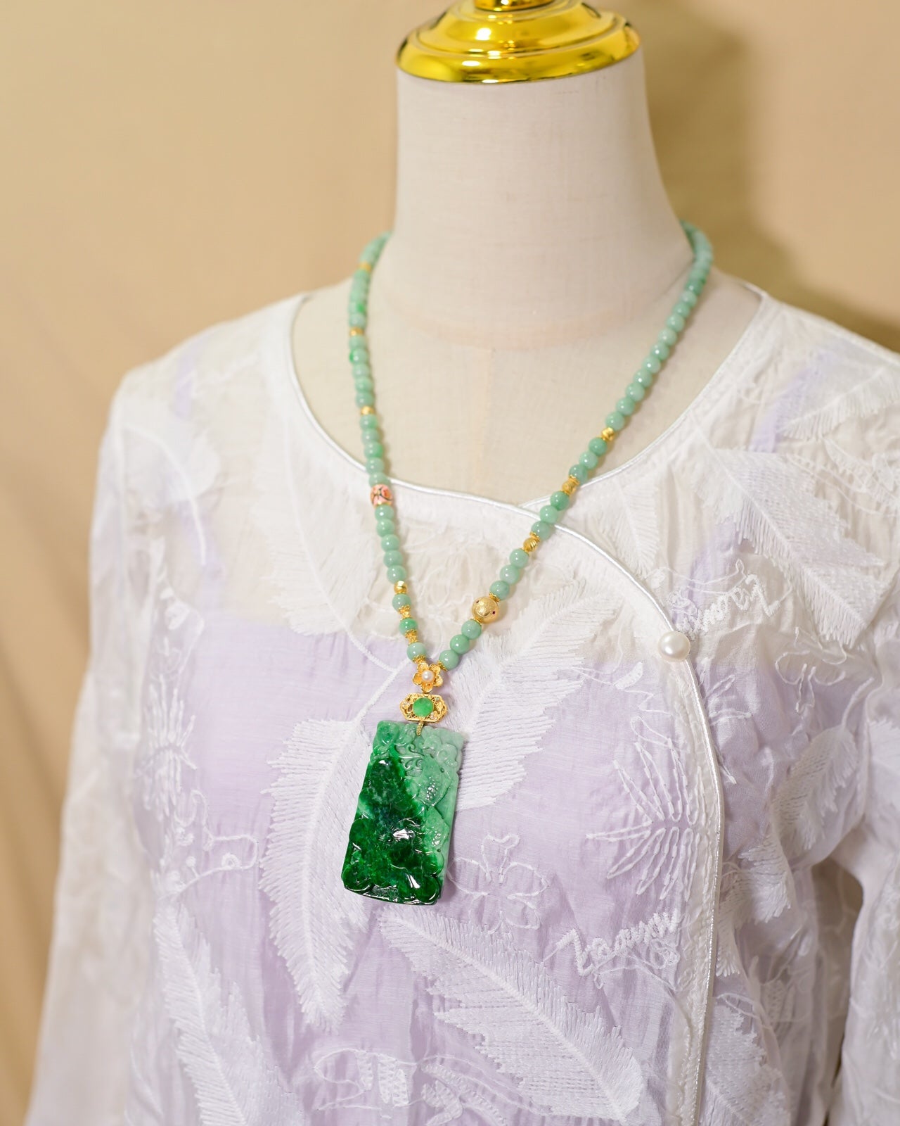 A1684 Exquisite Jadeite Carved Carp & Lotus Leaf Pendant w Beads Necklace