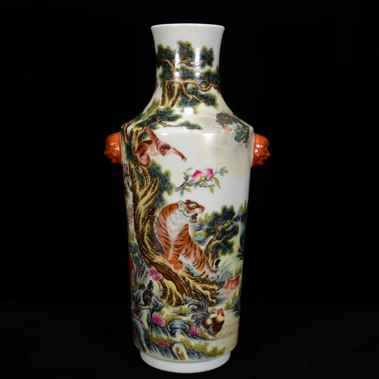 A1687 Chinese Qing Dynasty Famille Rose Tiger & Horse Design Porcelain Vase