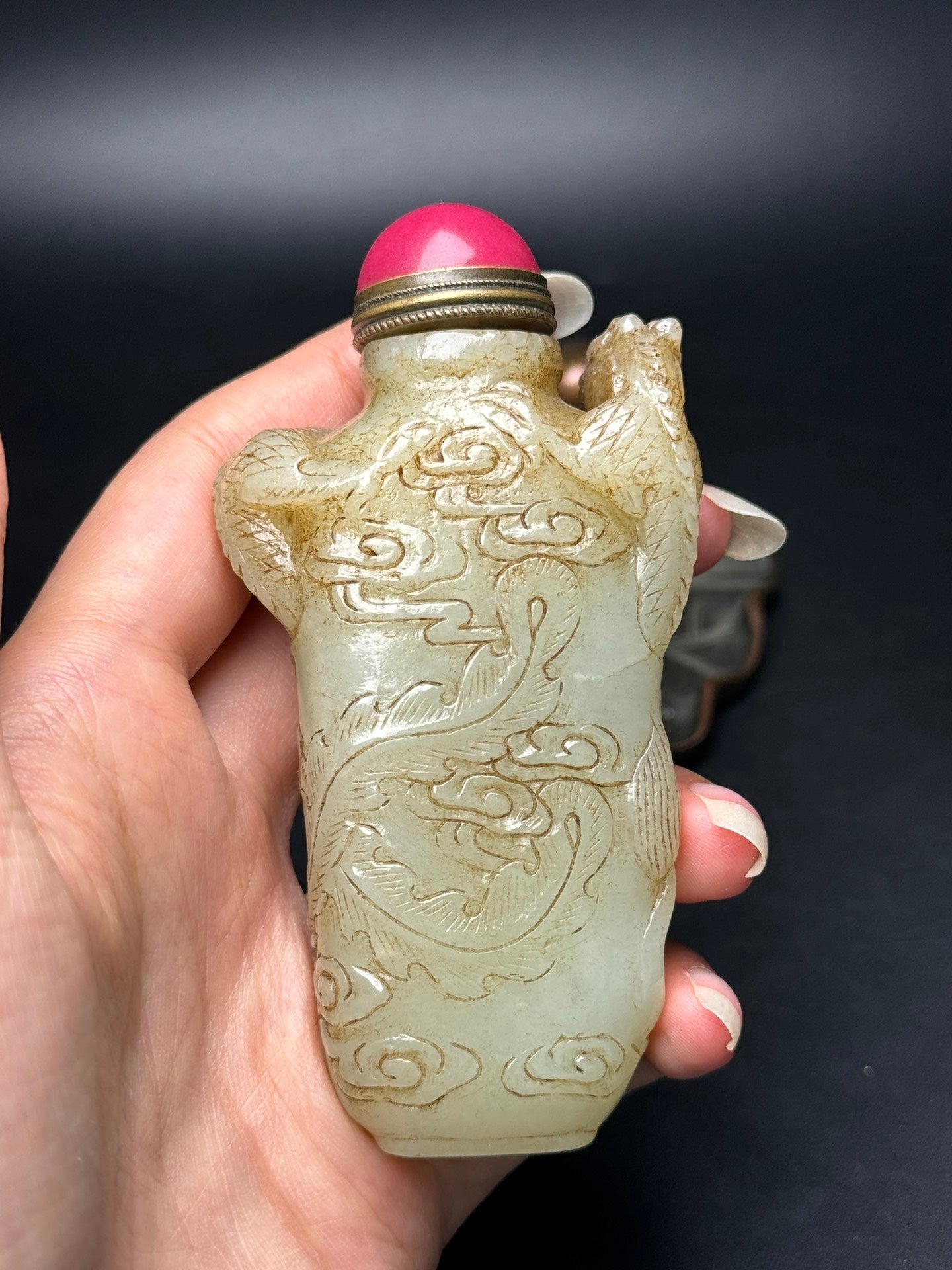 A1712 Vintage Chinese Hetian Jade High Relief Dragon Snuff Bottle