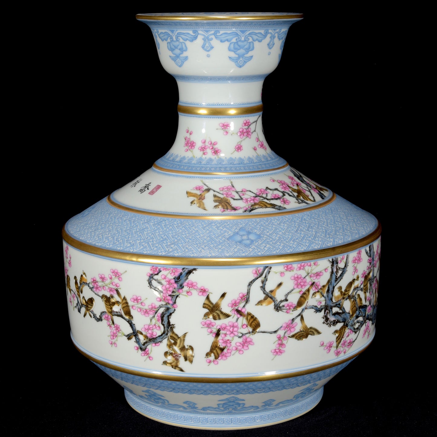 A1713 Chinese Qing Dynasty Gilt Edge Famille Rose Plum Flower & Magpie Design Porcelain Vase