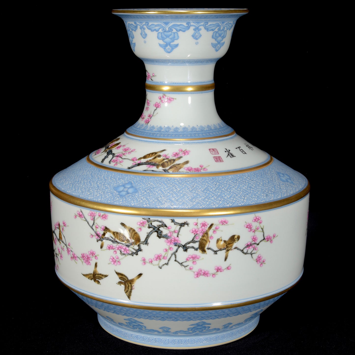 A1713 Chinese Qing Dynasty Gilt Edge Famille Rose Plum Flower & Magpie Design Porcelain Vase